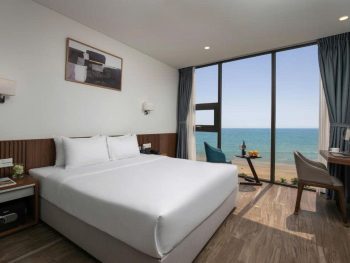 Mangata Beachfront Hotel