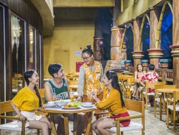 Cổng Vinwonders + Buffet 350k