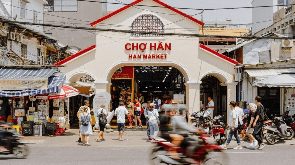 Buổi trưa: Nghỉ ngơi và ăn uống nhẹ nhàng