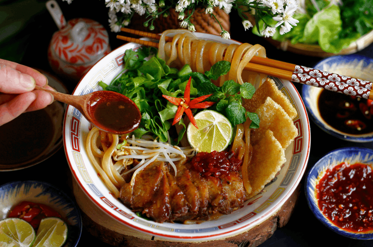 Buổi tối: Khám phá ẩm thực Đà Nẵng