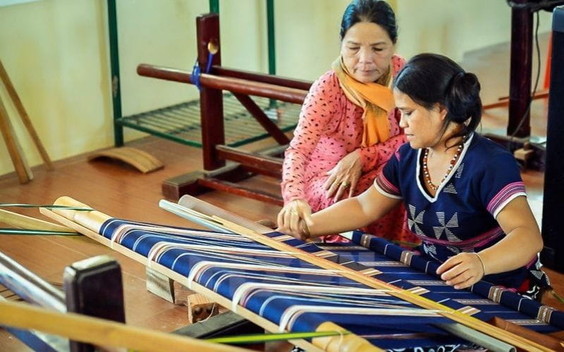 Khám phá làng nghề truyền thống miền Trung - Những điểm đến mang đậm dấu ấn văn hóa